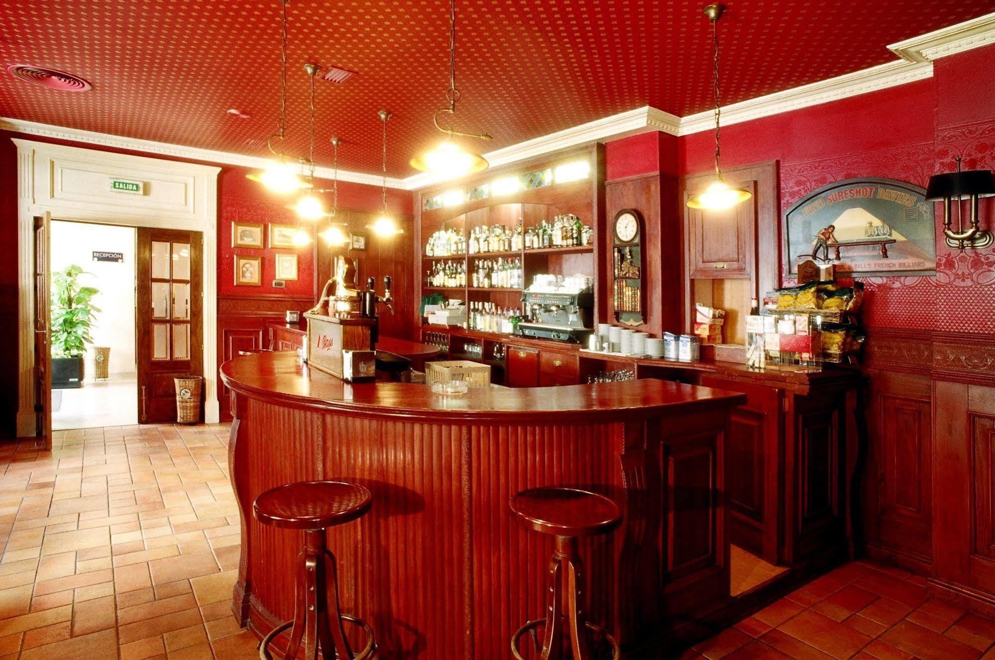 Luz Hotel ハーロー エクステリア 写真